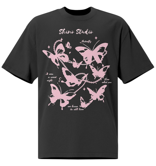 T-shirt Grafica con Farfalle e Catene – Stile Gothic Y2K | SHINO STUDIOS - Nexore